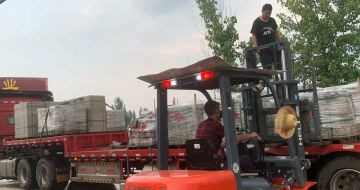 济南 黄金麻冰裂纹，地铺石装车