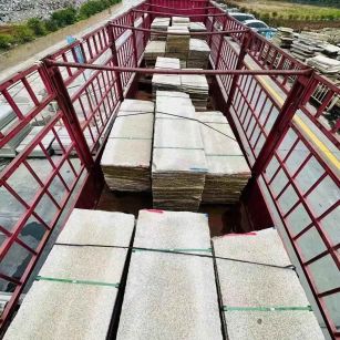 济南 黄金麻花岗岩荔枝面，光面毛板装车完成