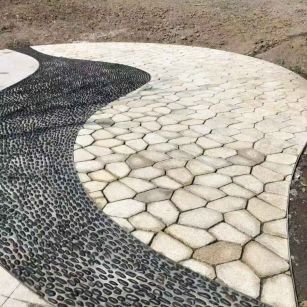 济南 黄金麻冰裂纹地铺石工地铺装案例