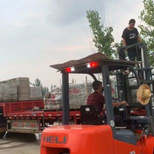 济南 黄金麻冰裂纹，地铺石装车