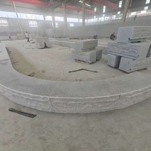 济南 芝麻白异形坐凳，自然面光面弧形加工