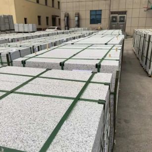 济南 白麻花岗岩5.0公分荔枝面地铺石