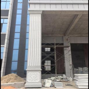 济南 芝麻白光面花岗岩门楼大柱（罗马柱）配雕花底座