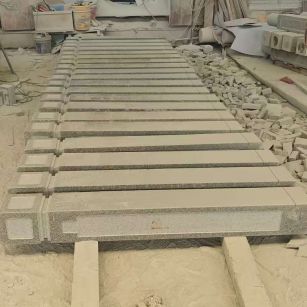 济南 芝麻白异形加工雕刻-栏杆大柱，方柱