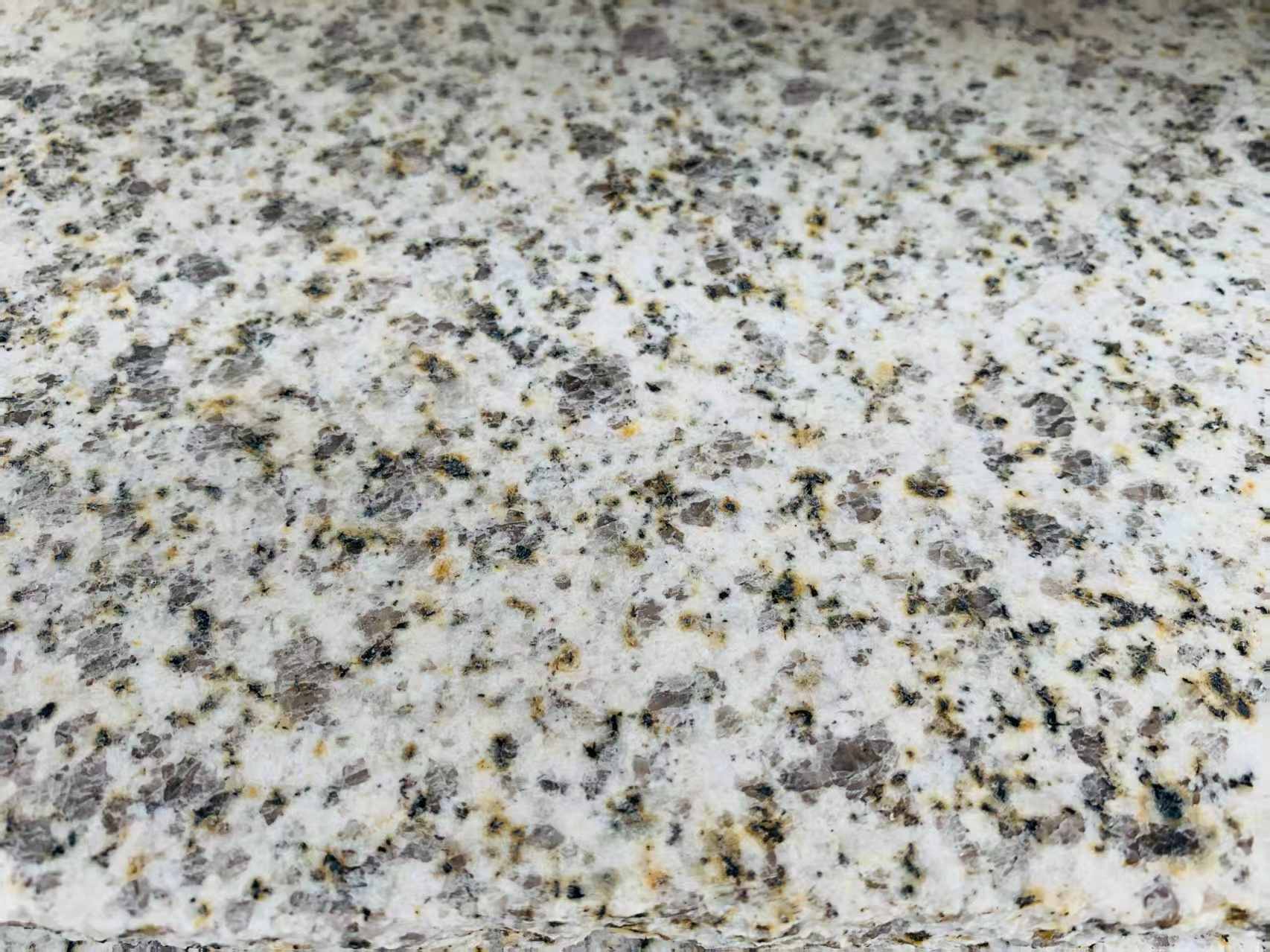 济南 黄金麻花岗岩石材浅黄光面