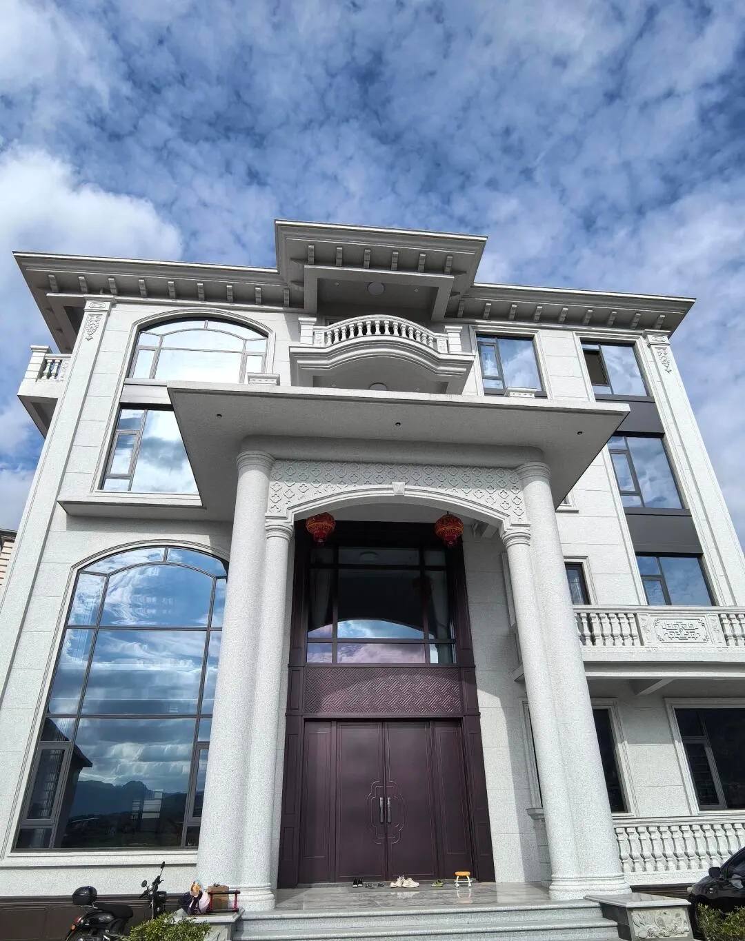 济南白麻别墅外墙干挂石材效果示例