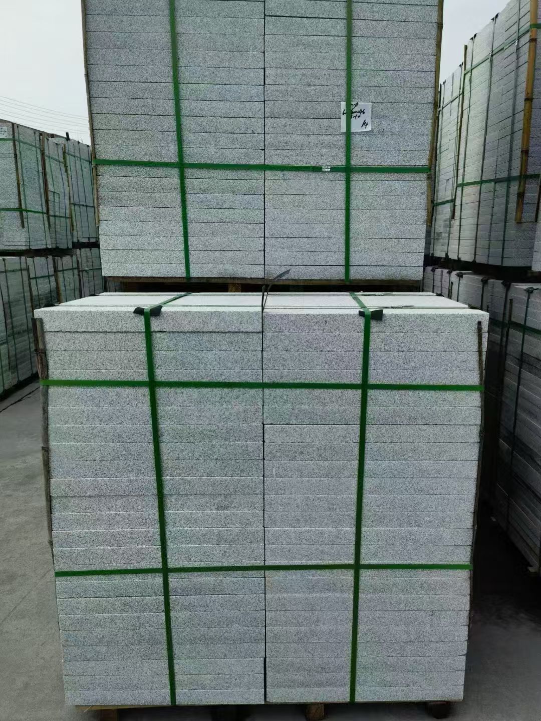 济南 芝麻白火烧，园林广场市政工程地铺石，1.8~5.0厚均有现货