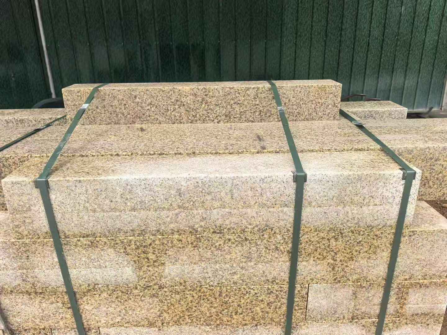 济南 黄金麻花岗岩石材机切面栏杆料半成品