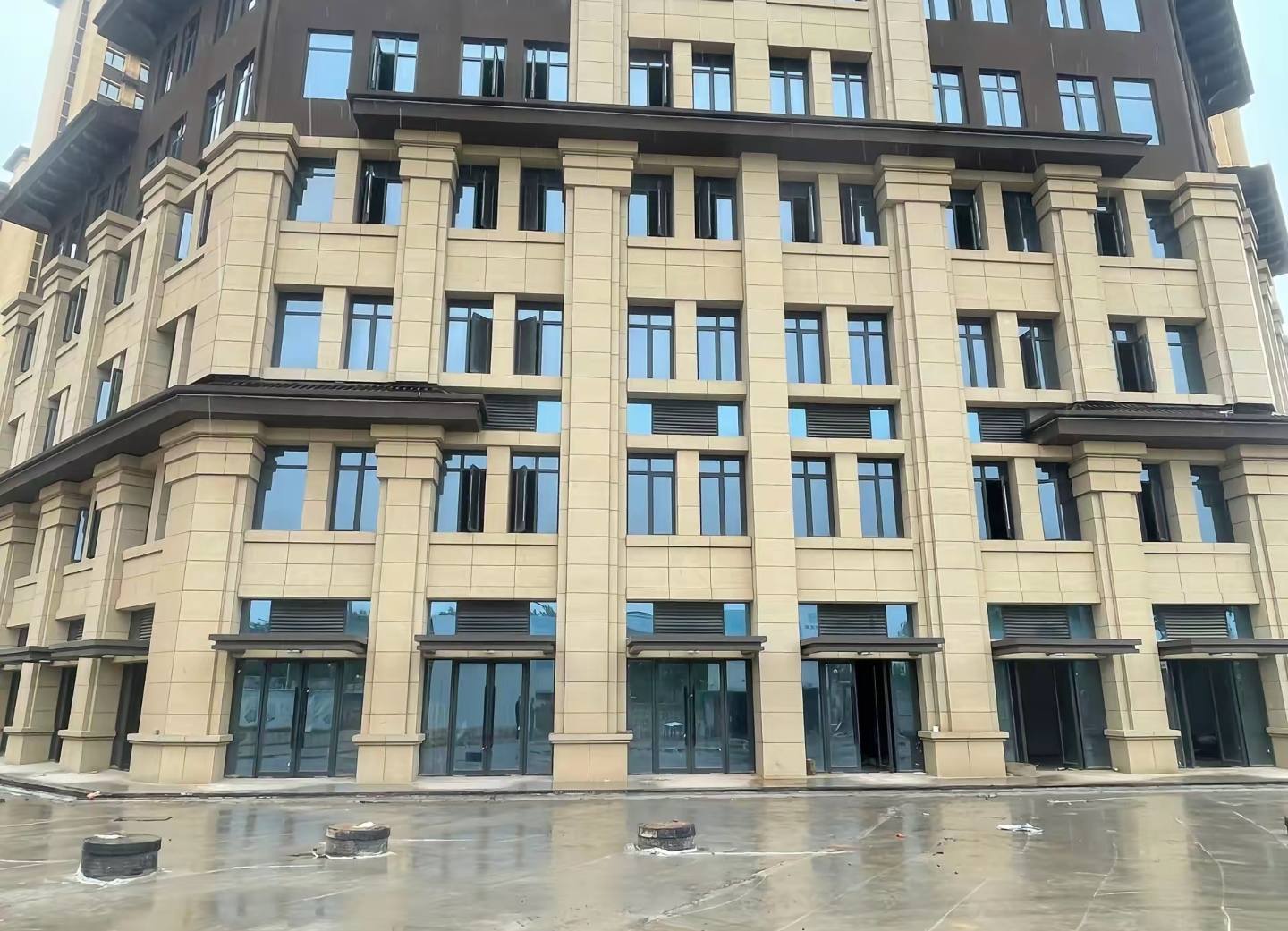 济南 黄金麻花岗岩荔枝面小区外墙干挂