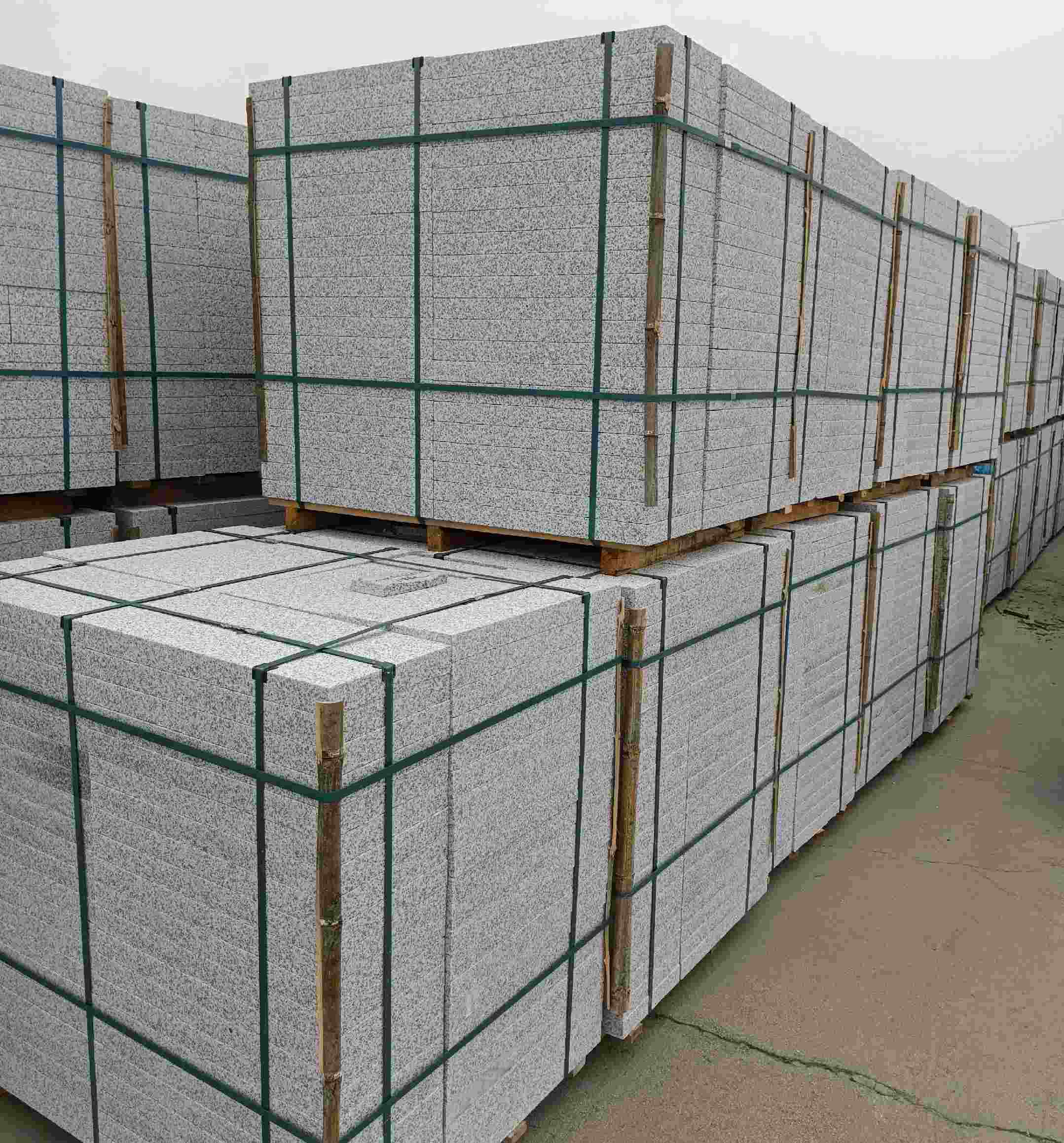 济南 白麻花岗岩石材荔枝面地铺石（300*600*50）