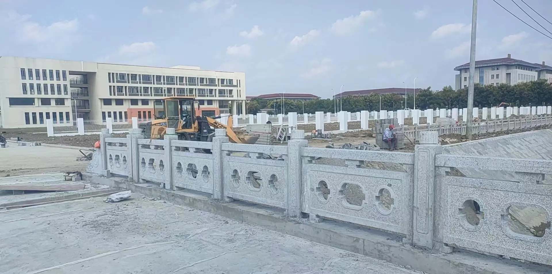 济南 白麻花岗岩荔枝面河道栏杆