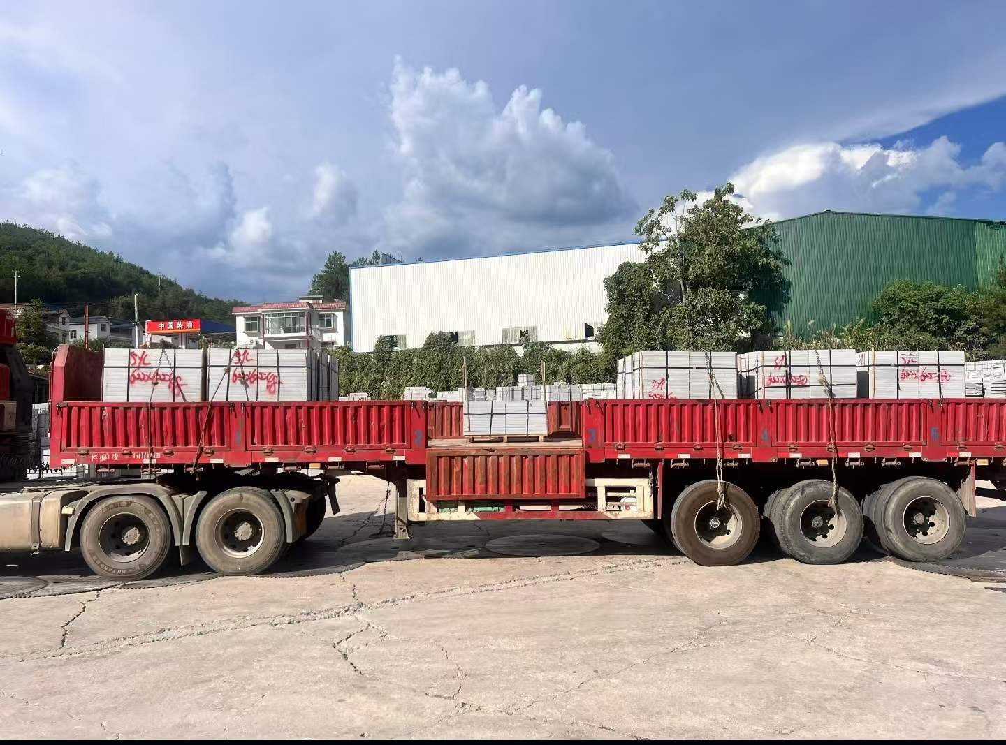 济南 芝麻灰花岗岩地铺石出货日常