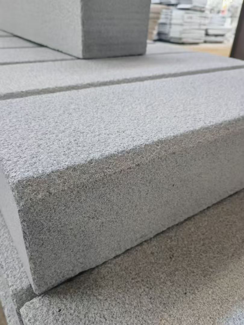 济南 芝麻灰荔枝面路沿石