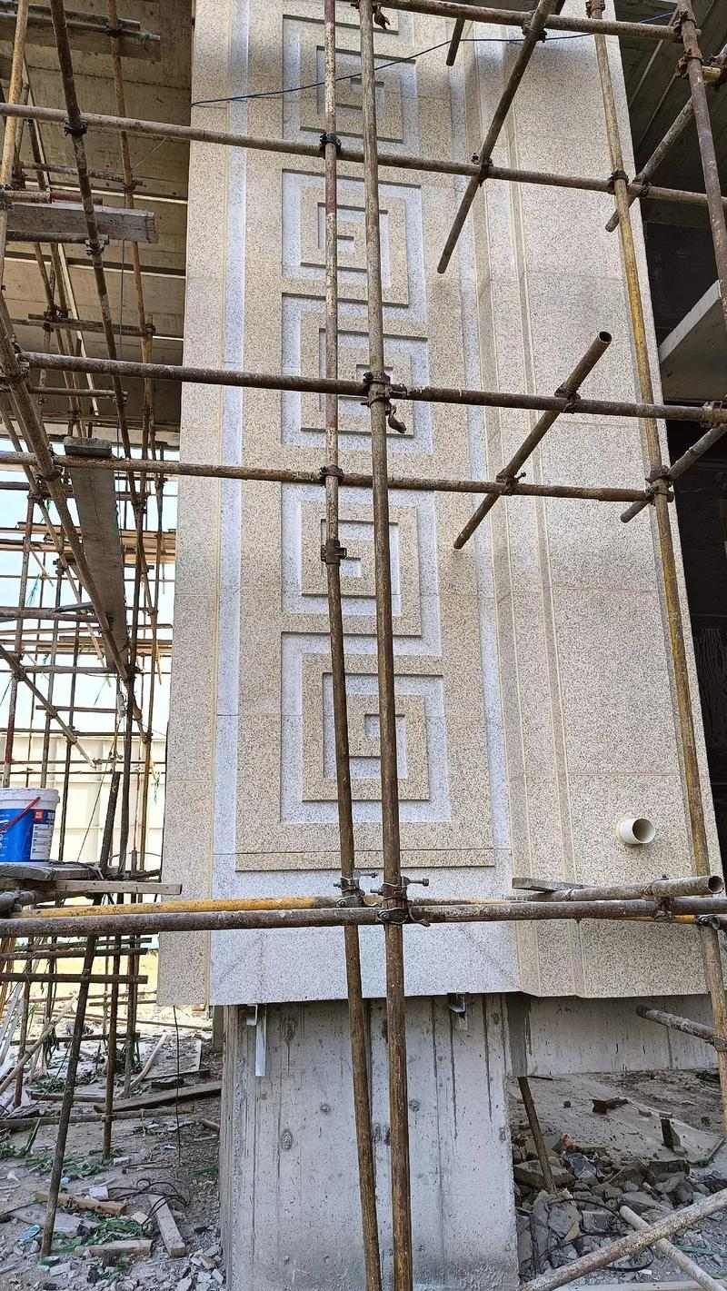 济南 黄金麻花岗岩别墅外墙干挂回纹造型效果