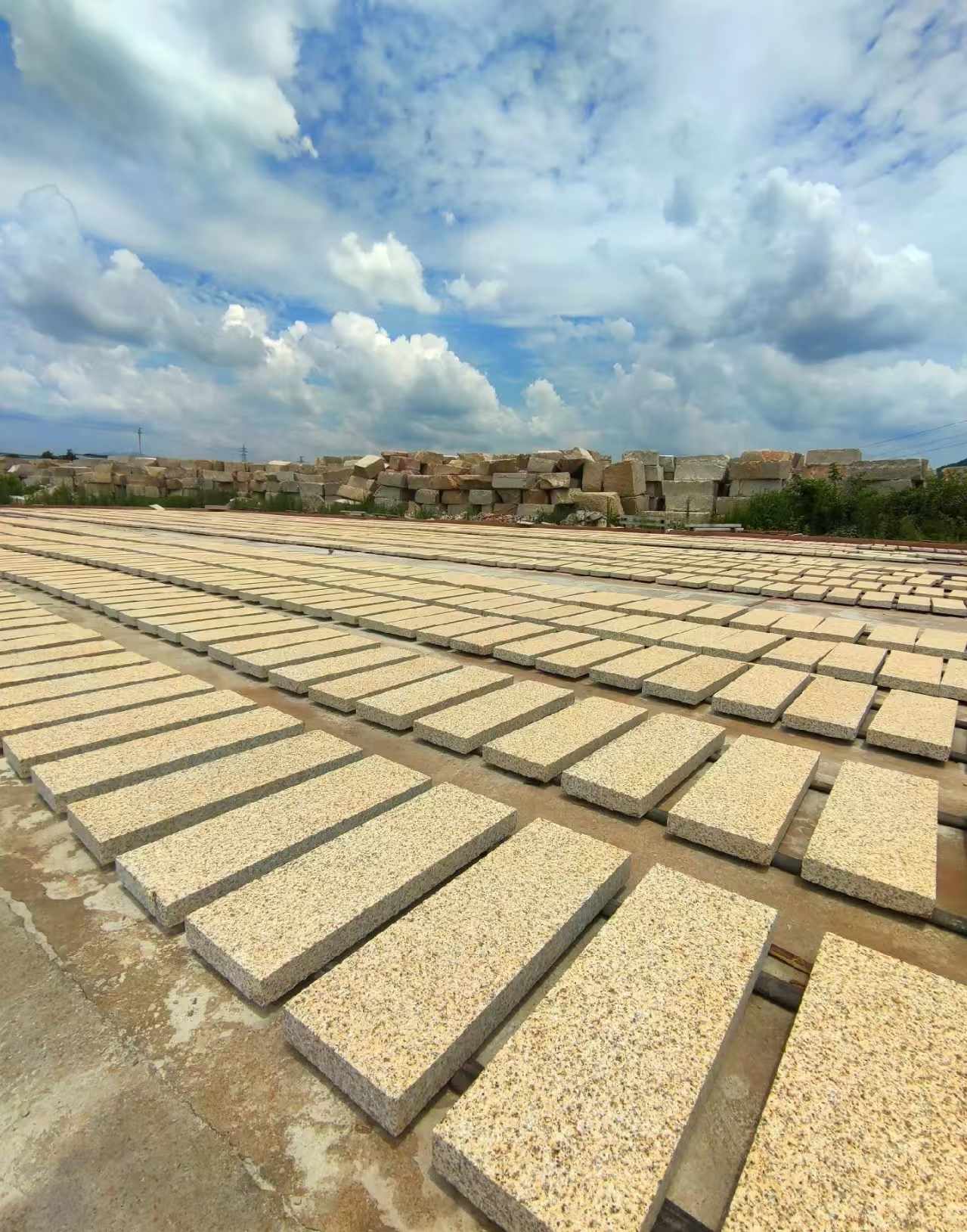 济南 黄金麻荔枝面花岗岩石材地铺石防护中