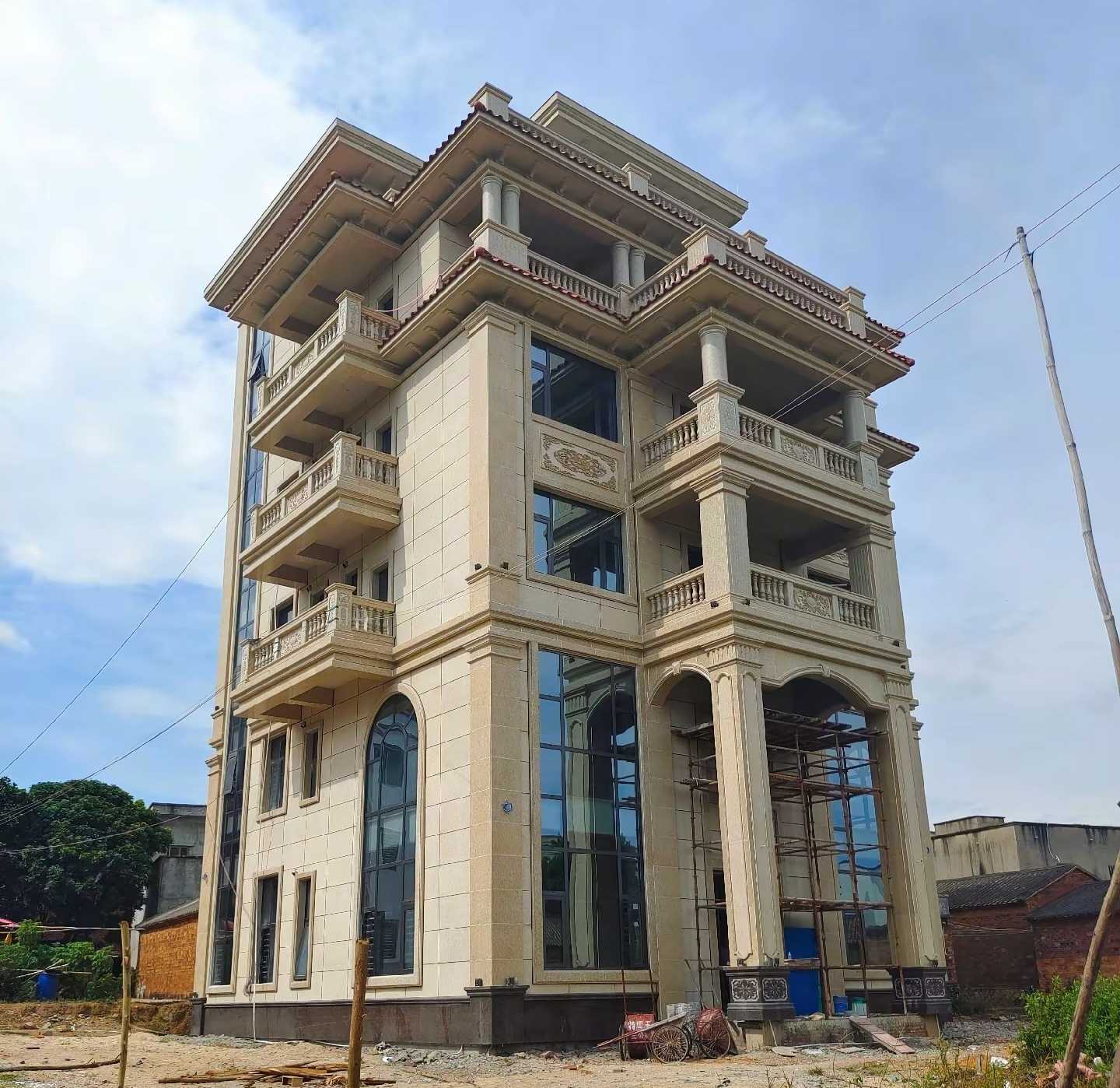 济南 黄金麻花岗岩石材别墅外墙干挂搭配（雕花栏杆花瓶柱门楼罗马柱）