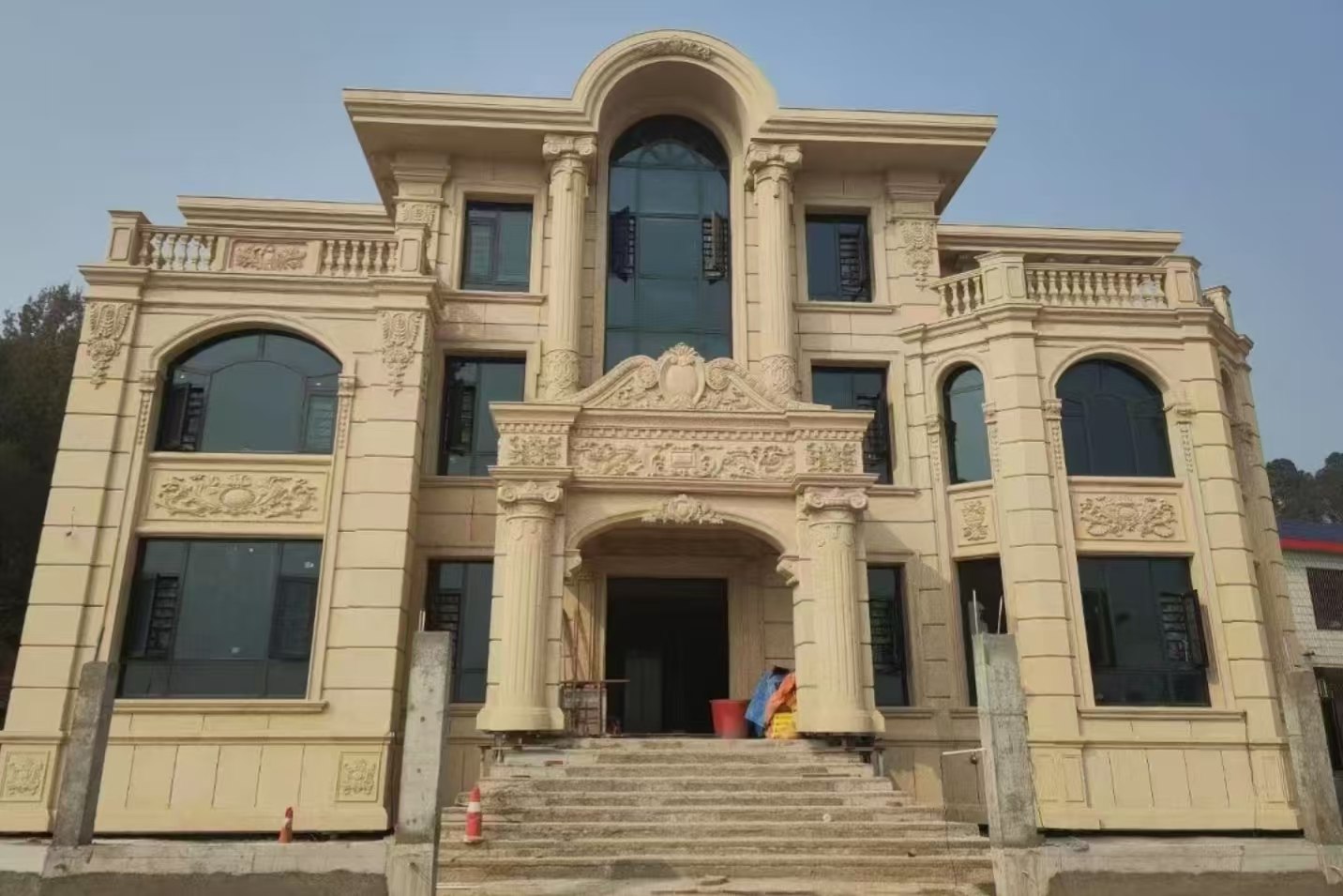 济南 黄金麻花岗岩别墅外墙干挂