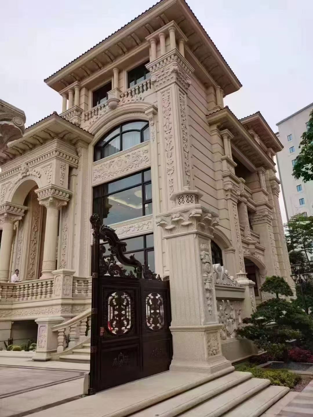 济南 黄金麻花岗岩别墅外墙干挂效果展示